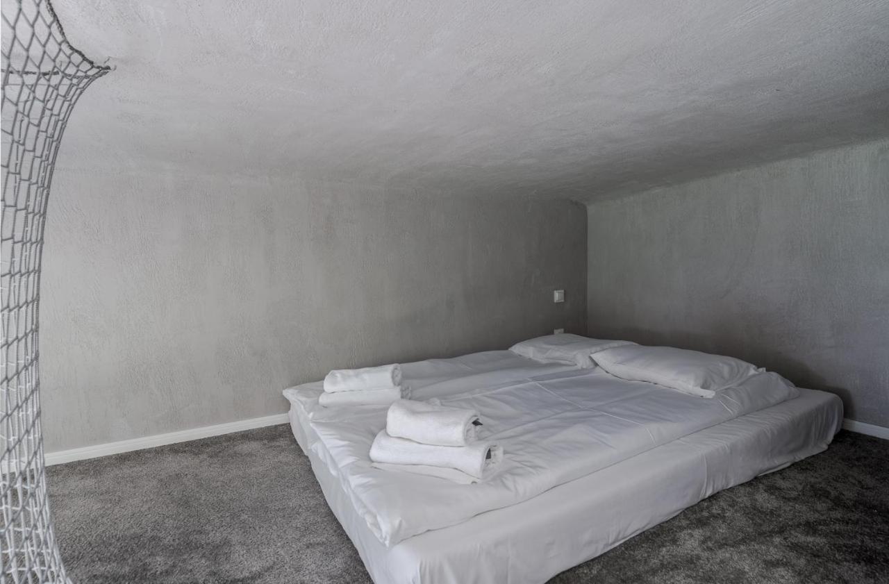 Parkside Fresh Apartments - Old Town Guesthouse - By Upstairs Красков Екстериор снимка